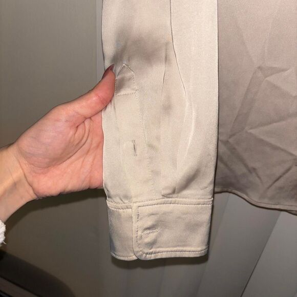 Women's Cream and Tan Blouse - Picture 4 of 4